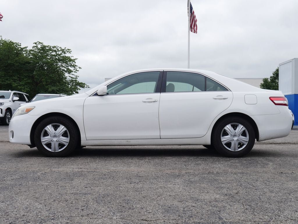 Used 2010 Toyota Camry FWD image 4