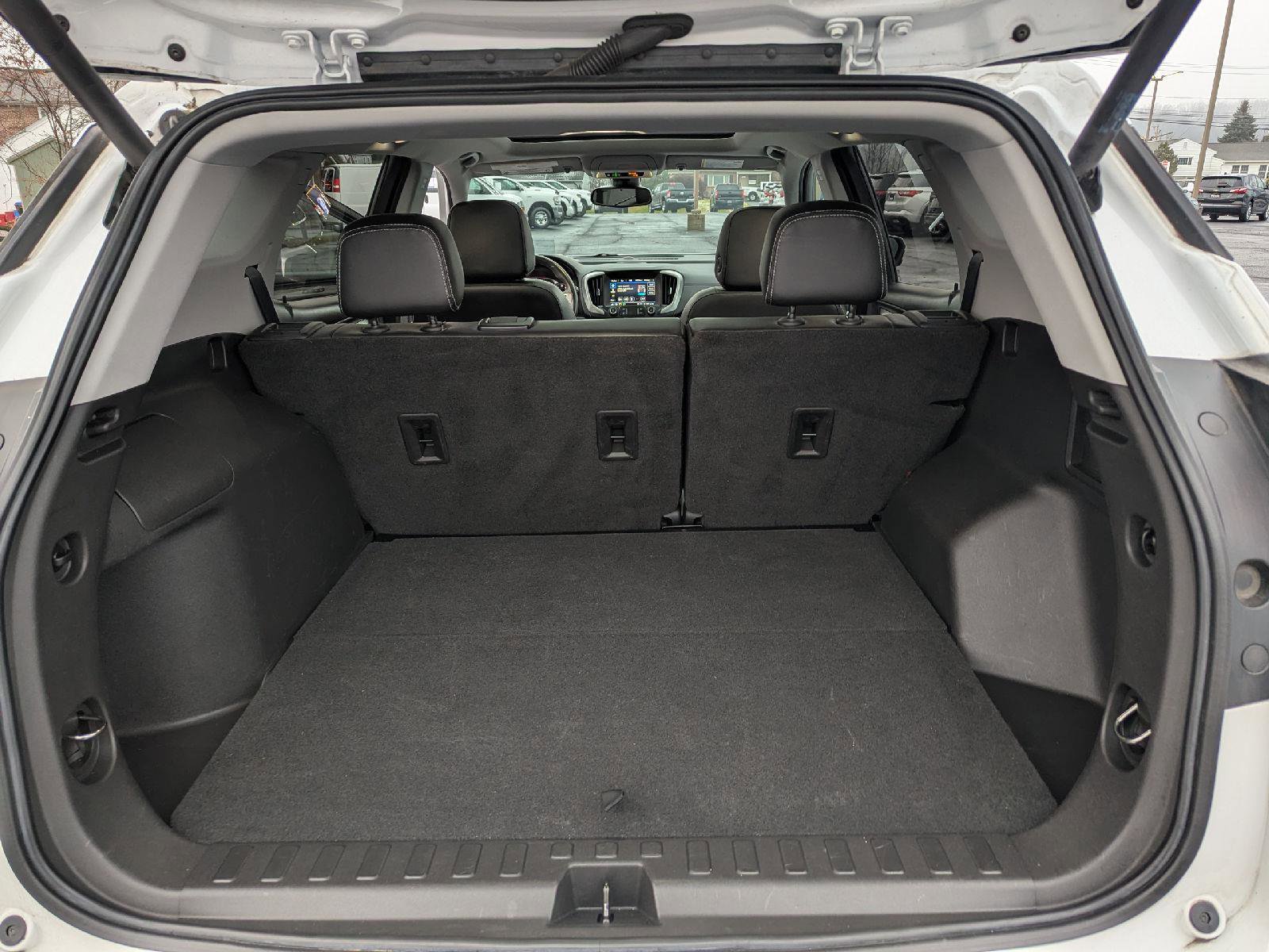 Used 2022 GMC Terrain SLT w/ Infotainment Package II image 31