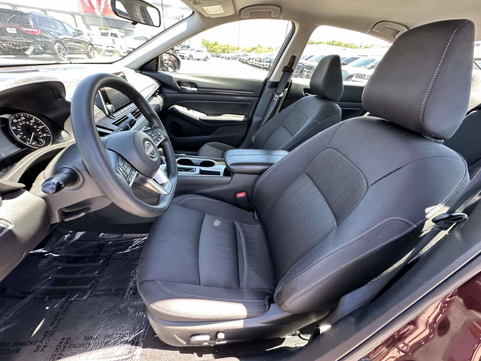 Used 2024 Nissan Altima 2.5 SV FWD image 23