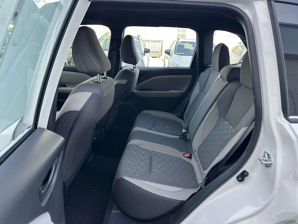 Used 2025 Subaru Forester Base image 12