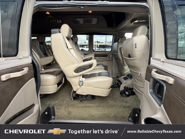 Used 2018 Chevrolet Express 2500 Extended w/ Enhanced Convenience Package RWD image 37