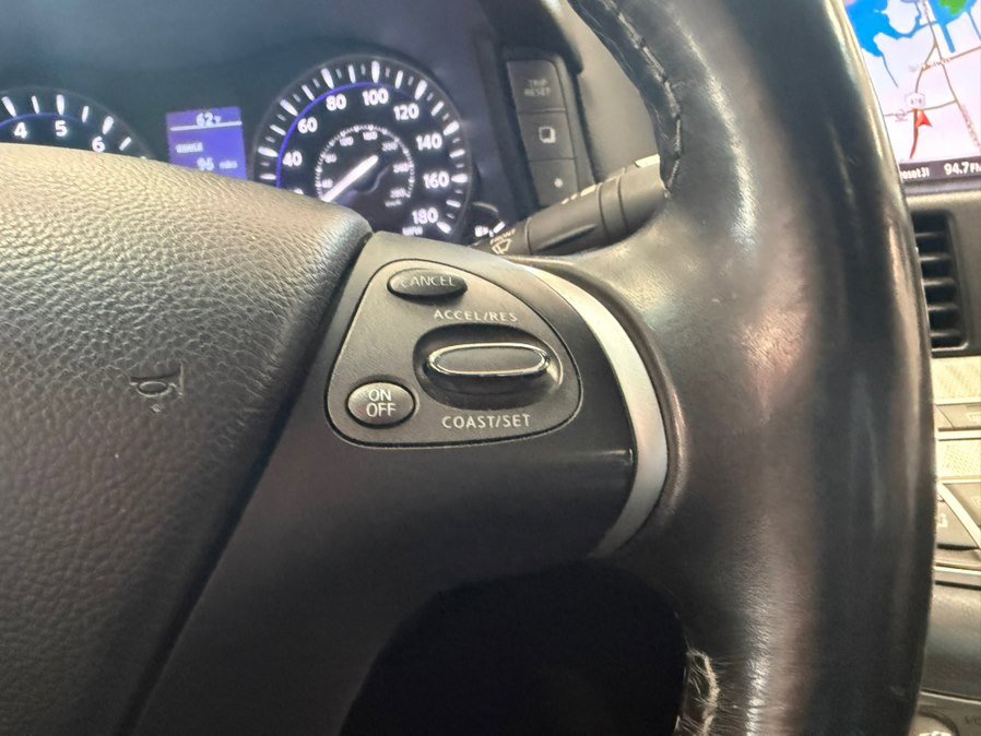 Used 2019 INFINITI Q70 Luxe RWD image 40