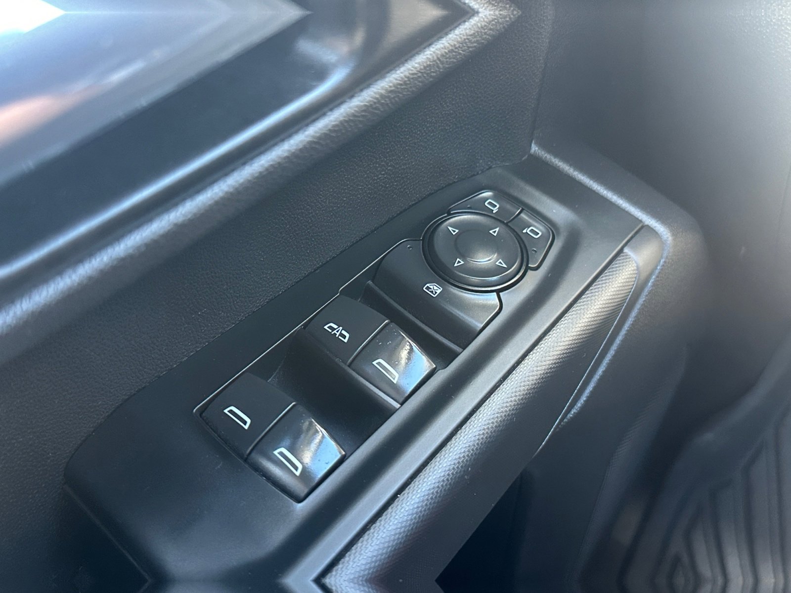 Used 2025 Chevrolet Silverado 1500 Custom Trail Boss w/ Dark Appearance Package image 16