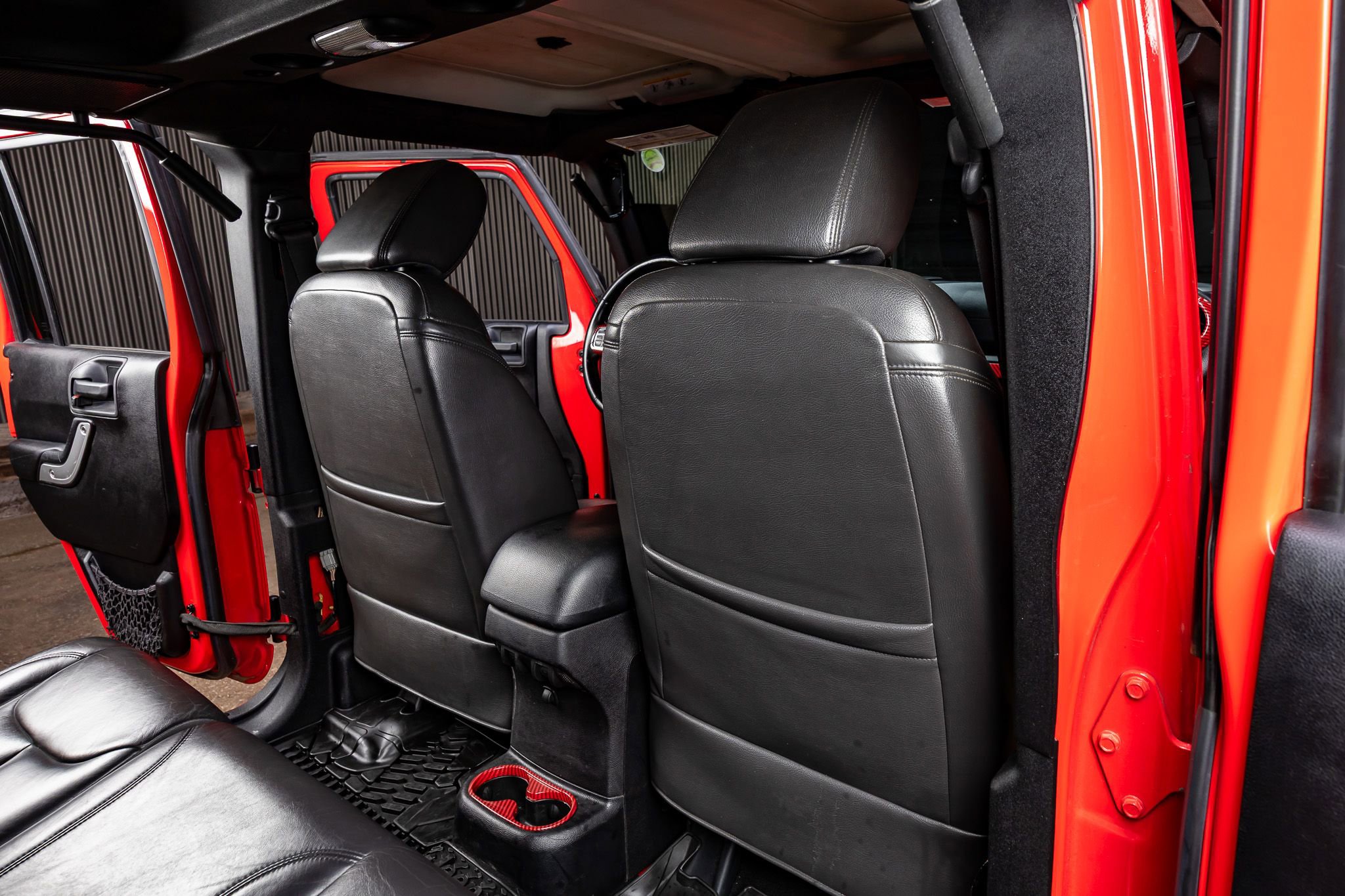 Used 2015 Jeep Wrangler Unlimited Sahara w/ Katzkin Premium Leather Group image 28