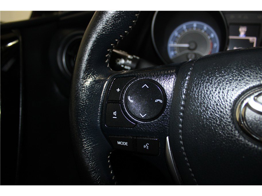 Used 2018 Toyota Corolla iM w/ All-Weather Mat Package image 27