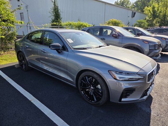 Used 2019 Volvo S60 T8 R-Design AWD/4WD image 3