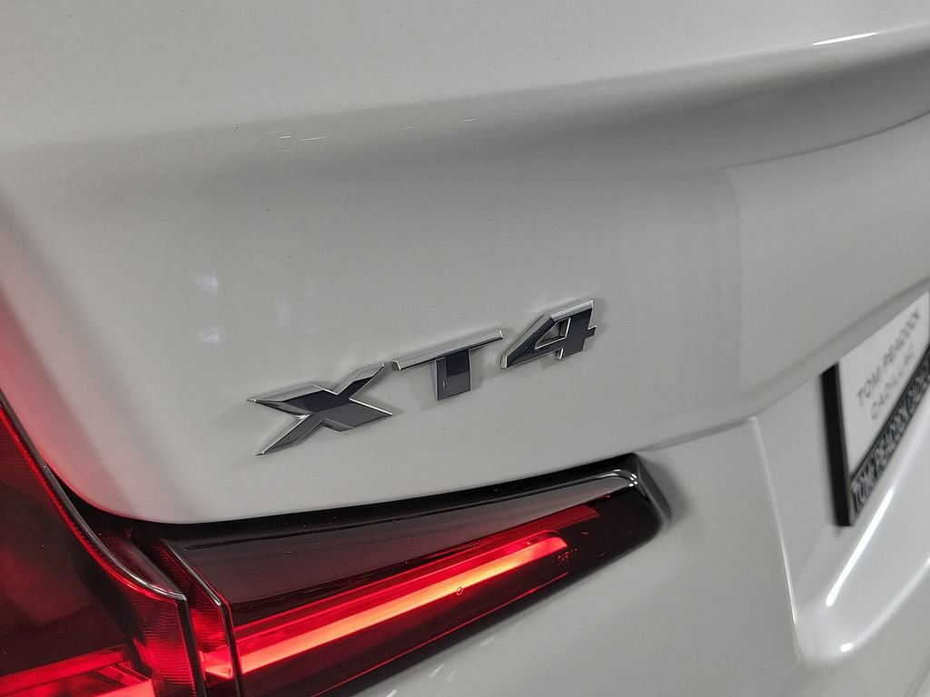 Used 2023 Cadillac XT4 Premium Luxury FWD image 5