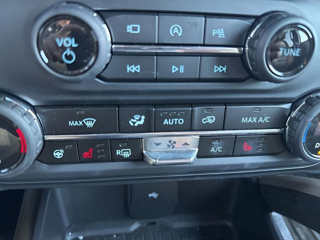 Used 2024 Ford Bronco Outer Banks image 12