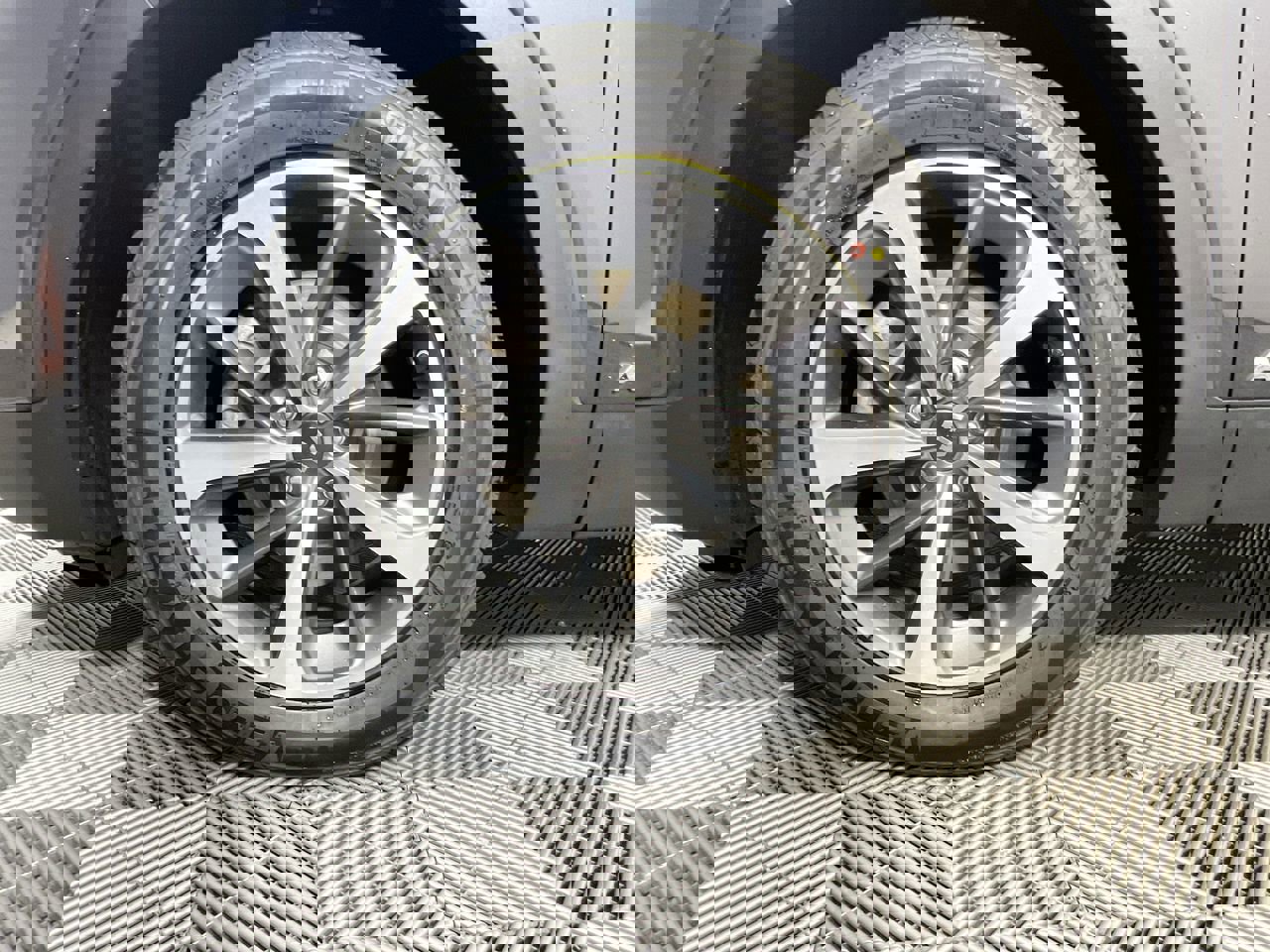 Used 2019 Kia Sorento EX w/ EX Touring Package image 13