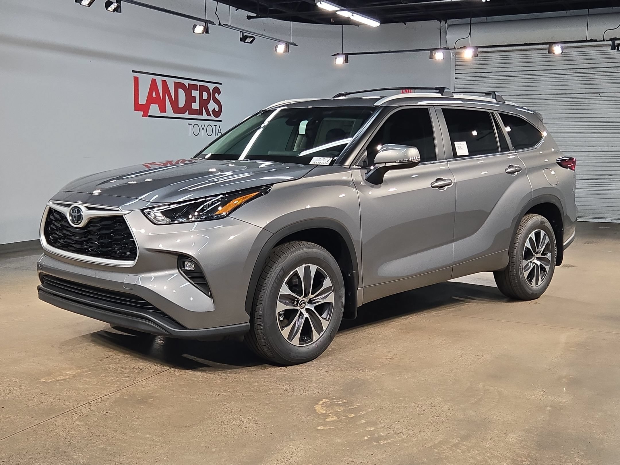 New 2026 Toyota Highlander XLE AWD/4WD image 3