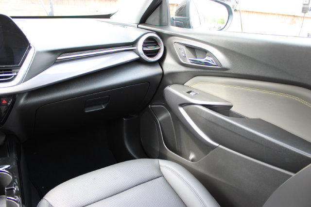 Used 2025 Chevrolet Trax ACTIV w/ Driver Confidence Package FWD image 36