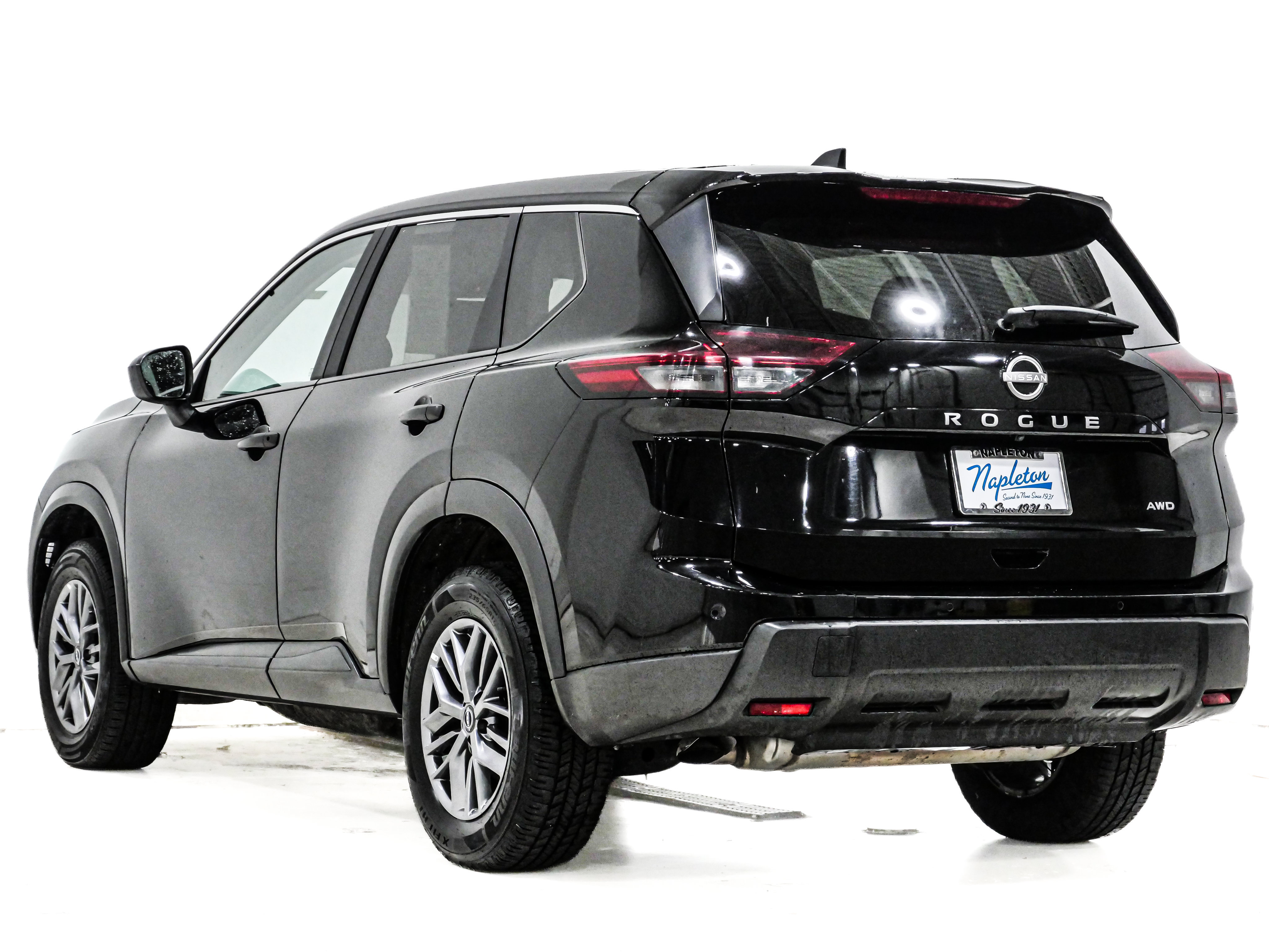 Used 2024 Nissan Rogue S AWD/4WD image 8