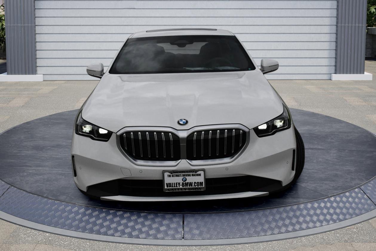 Used 2024 BMW 530i xDrive w/ Convenience Package image 2