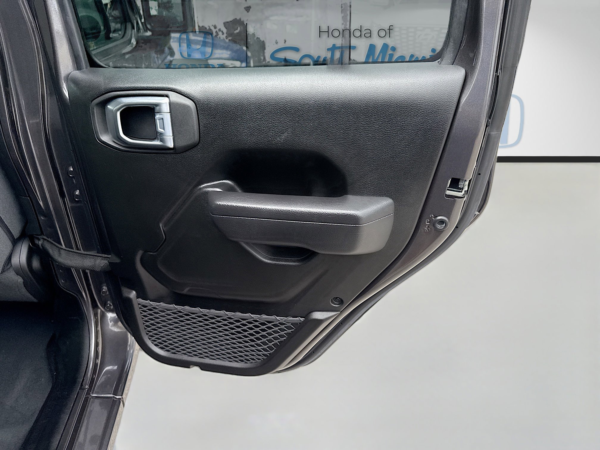 Used 2024 Jeep Wrangler Sport S image 30