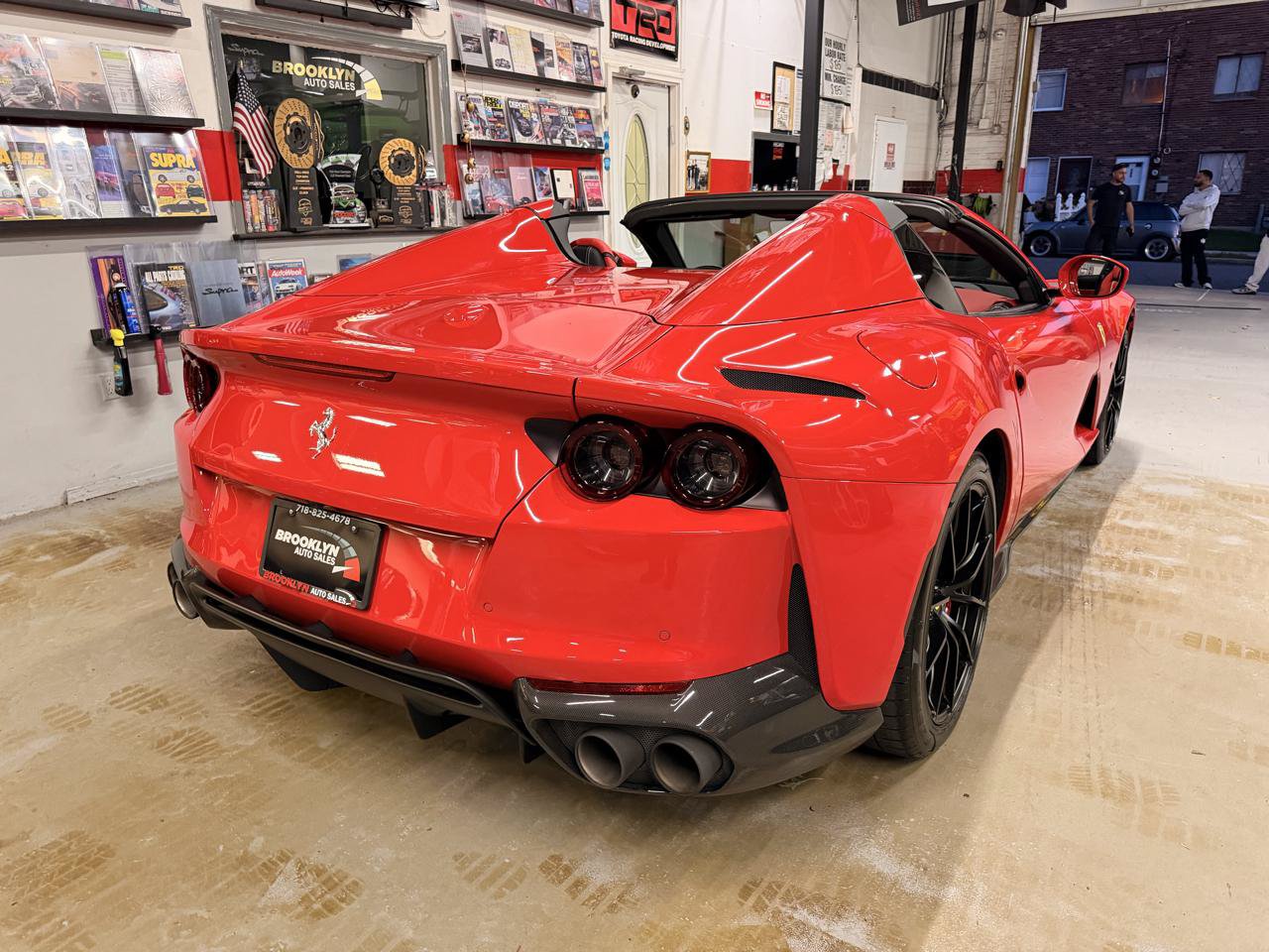 Used 2023 Ferrari 812 GTS RWD image 6