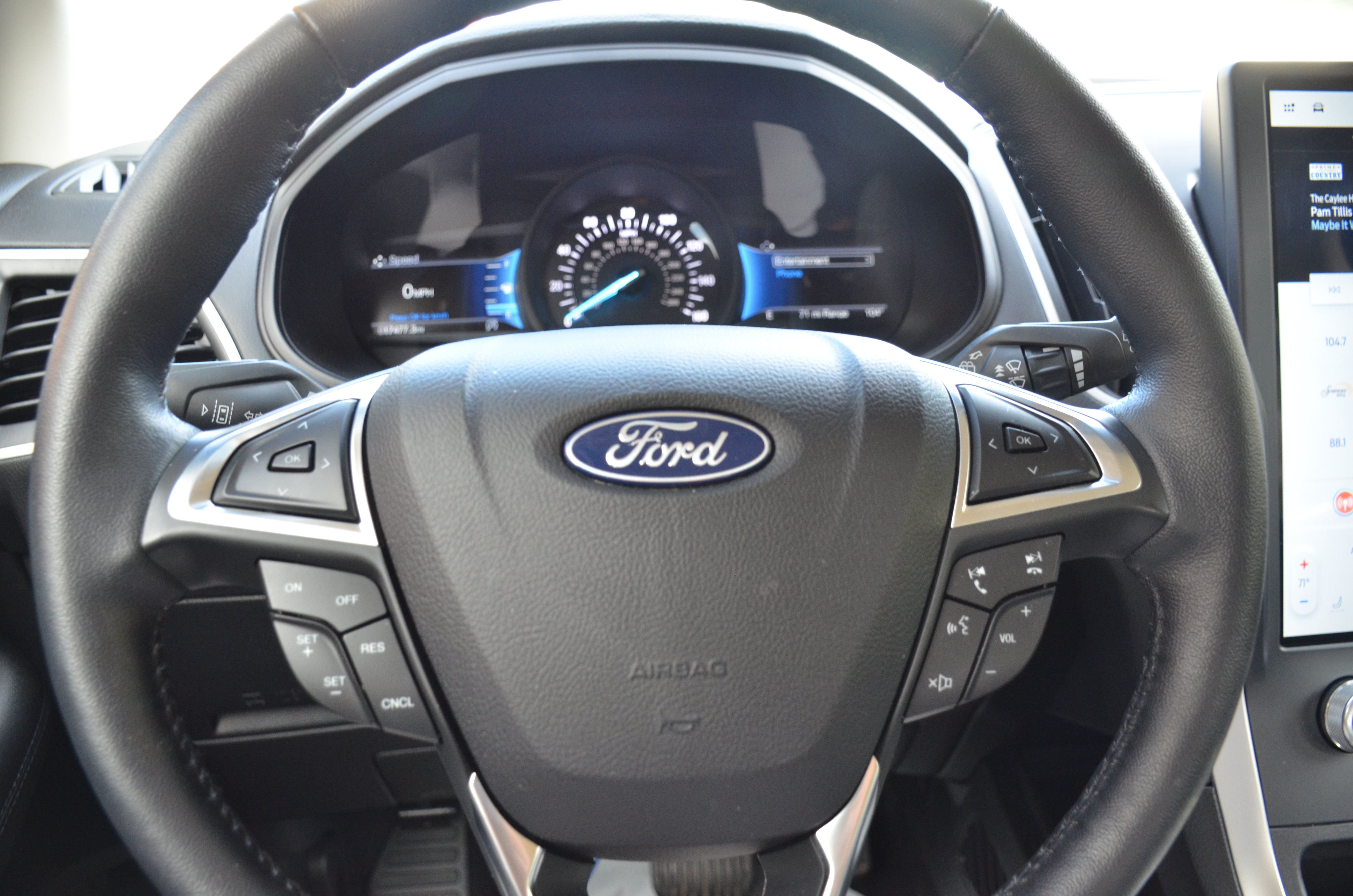 Used 2023 Ford Edge SEL w/ Sport Appearance Package AWD/4WD image 50