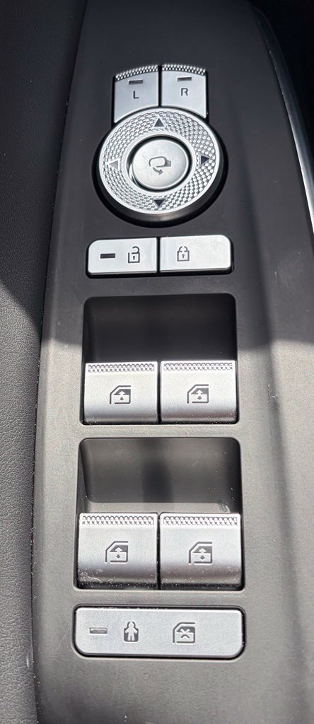 Certified 2026 Genesis GV70 2.5T Select AWD/4WD image 17