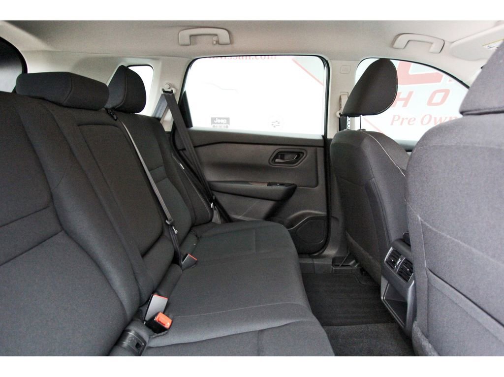 Certified 2024 Nissan Rogue S image 9