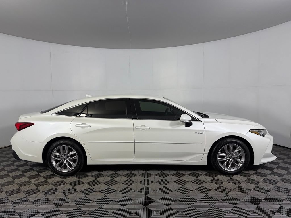 Used 2021 Toyota Avalon XLE w/ Carpet Mat Package (TMS) FWD image 10