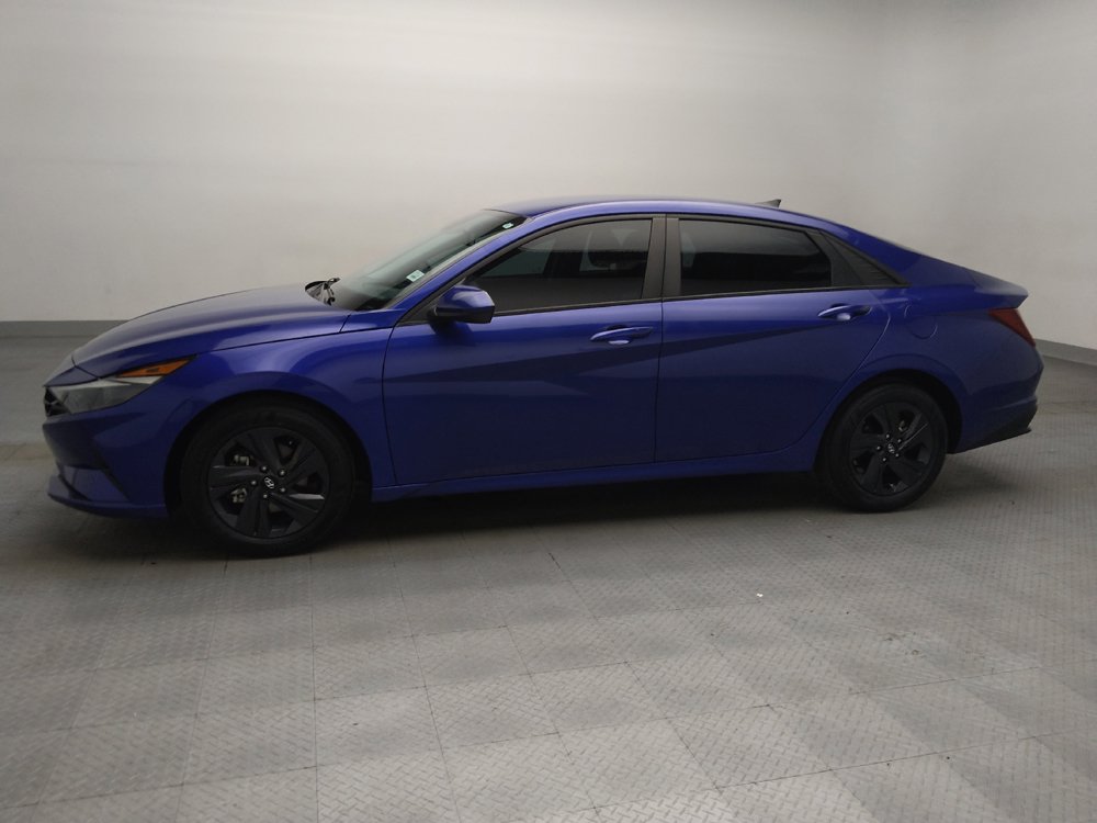 Used 2023 Hyundai Elantra SEL FWD image 2