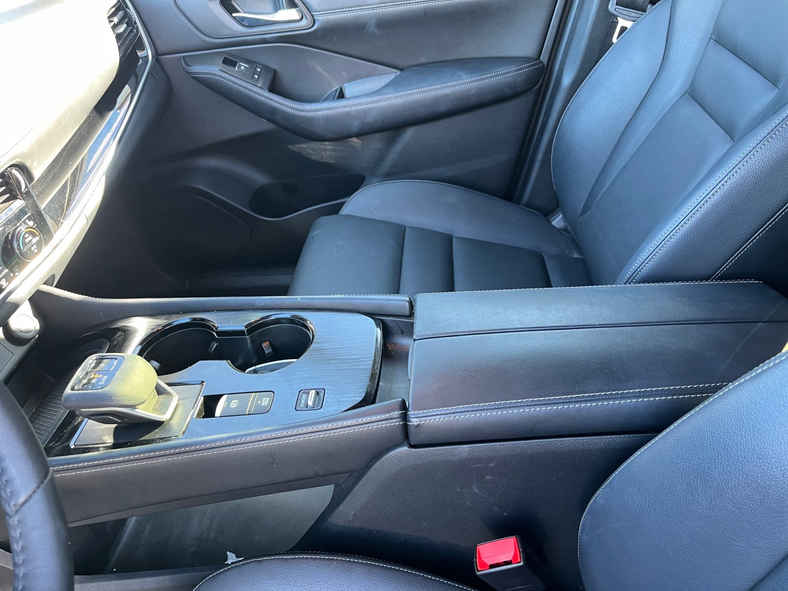 Used 2023 Nissan Rogue SL w/ SL Premium Package image 15