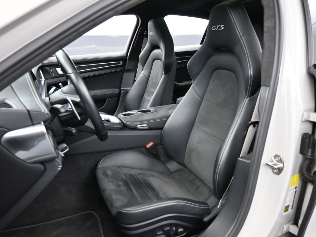 Certified 2022 Porsche Panamera GTS image 5