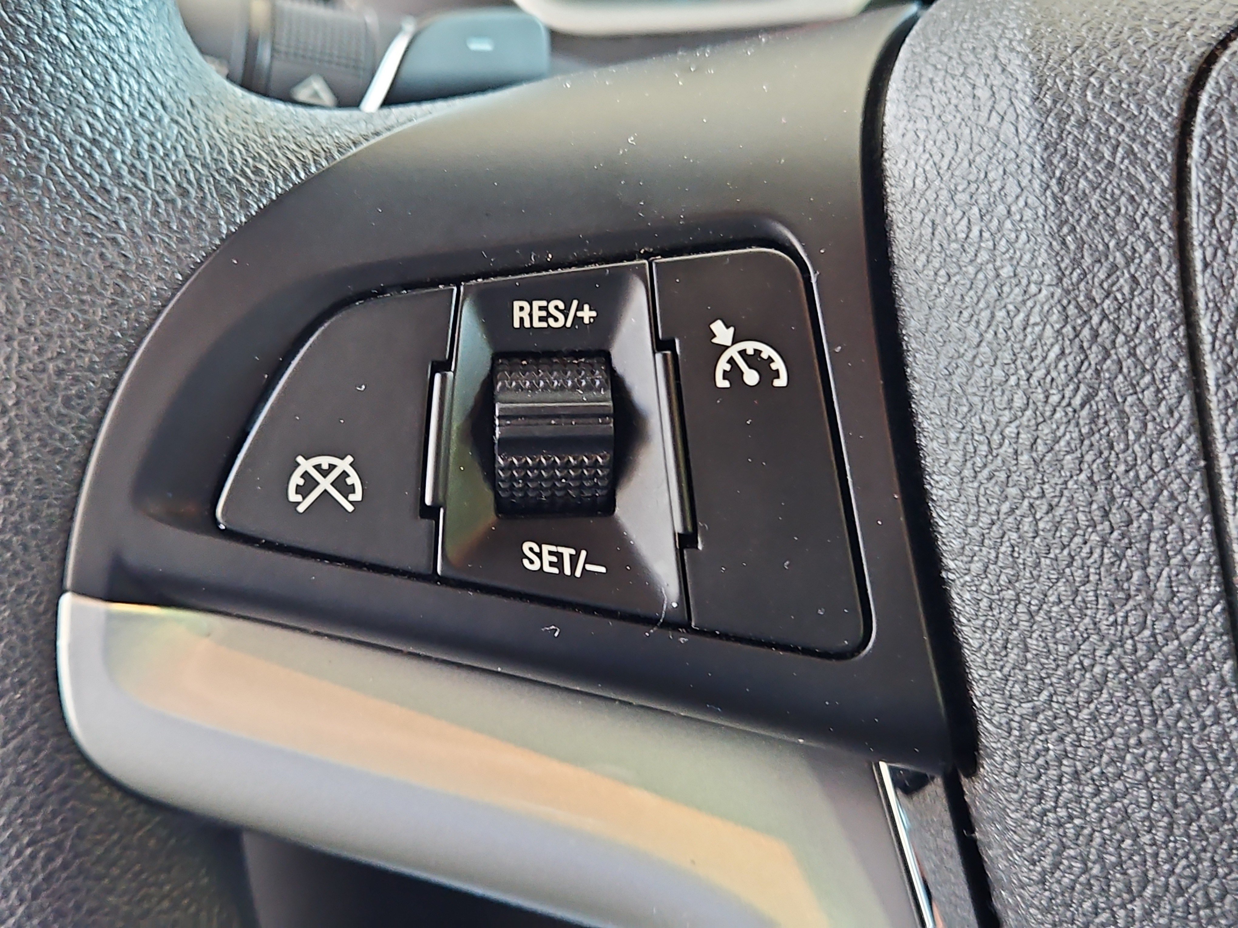 Used 2015 Chevrolet Camaro LS RWD image 13