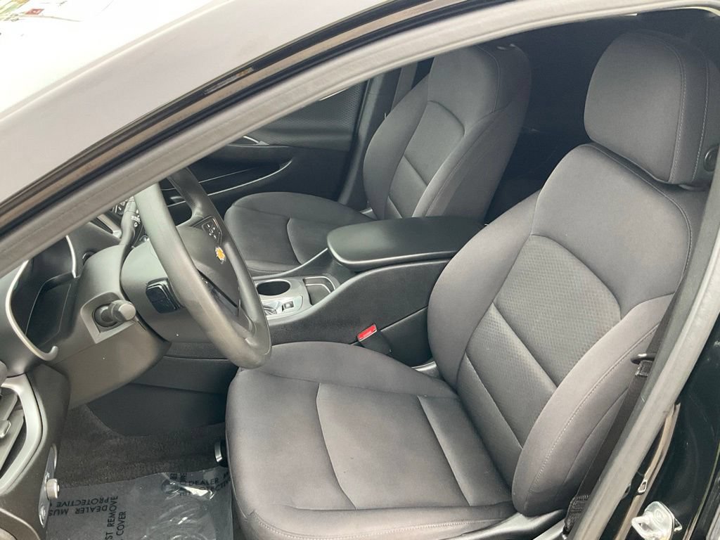 Used 2025 Chevrolet Malibu LS FWD image 10