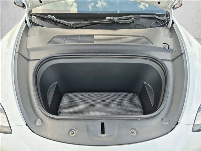 Used 2021 Tesla Model Y Long Range AWD/4WD image 22