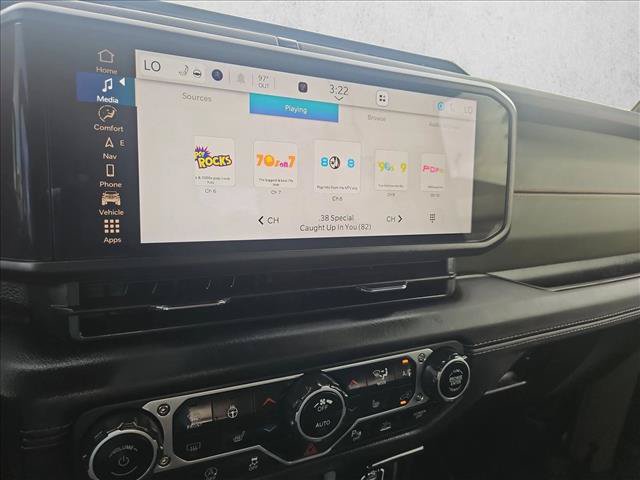 Used 2025 Jeep Gladiator Mojave AWD/4WD image 12