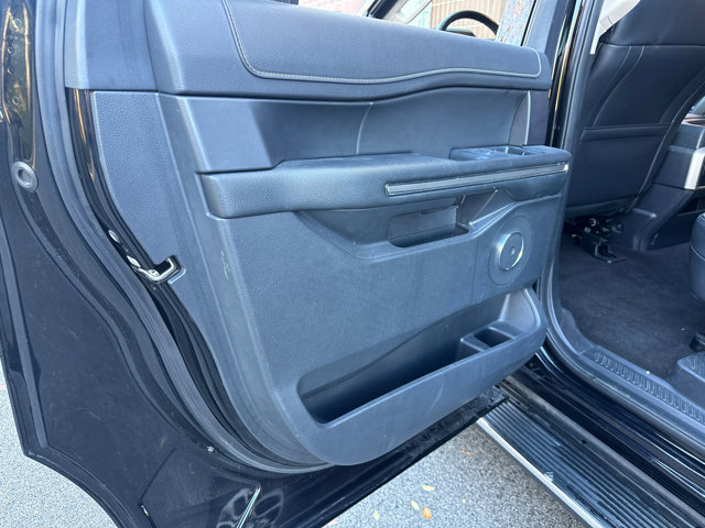 Used 2023 Ford Expedition Max XLT image 29