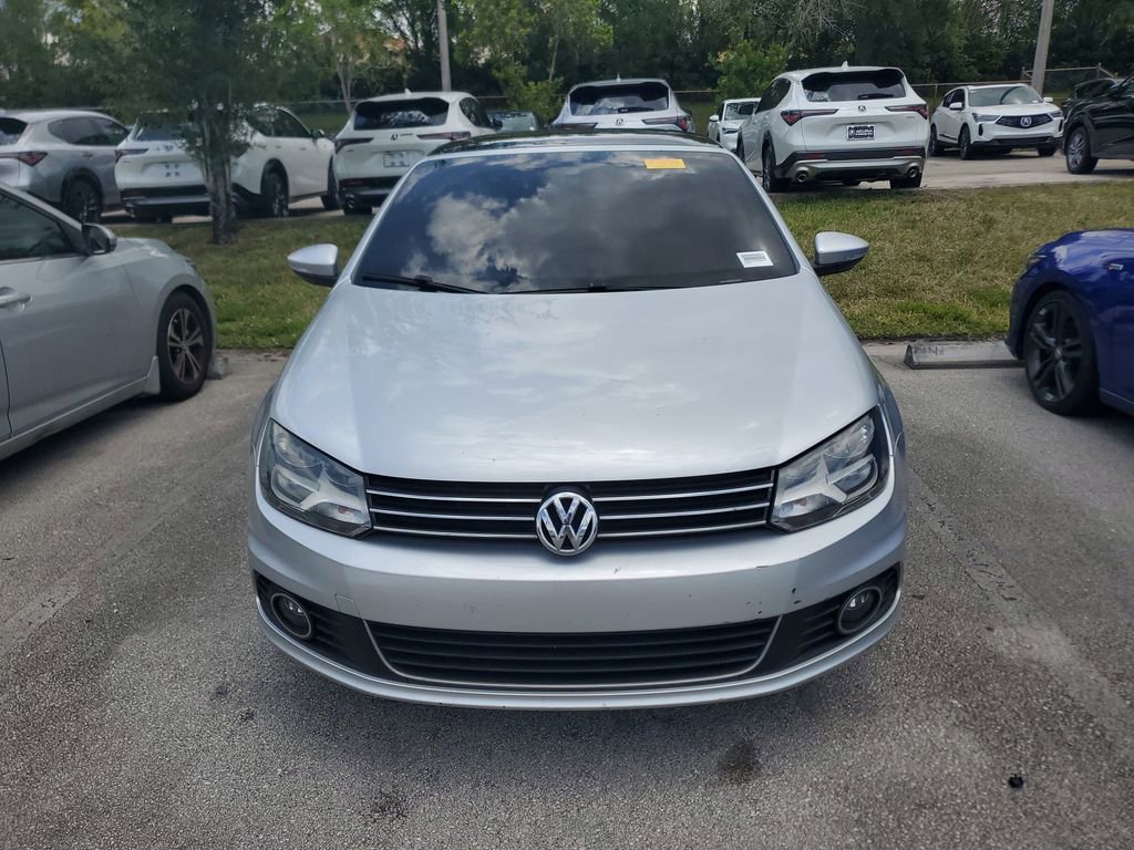 Used 2012 Volkswagen Eos FWD image 2