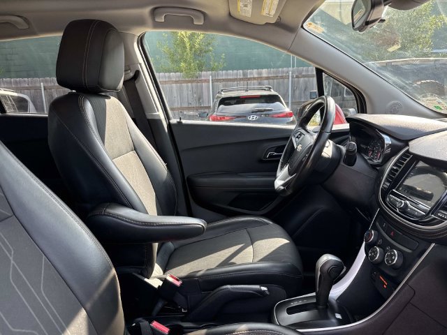 Used 2019 Chevrolet Trax LT w/ LT Convenience Package FWD image 10