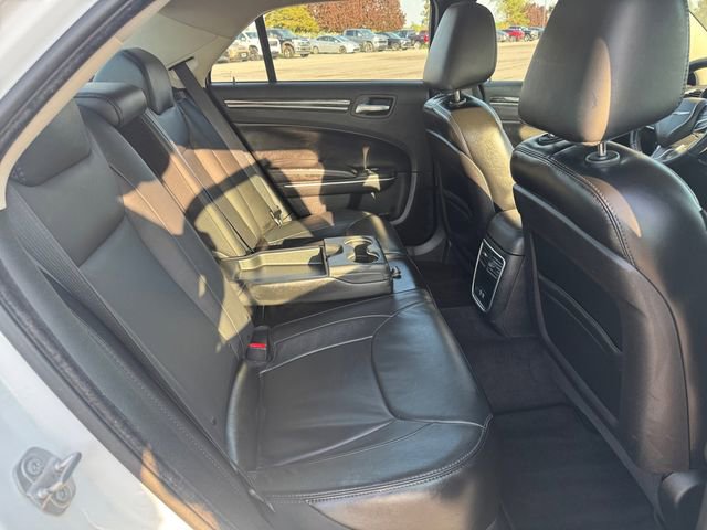 Used 2018 Chrysler 300 Touring L AWD/4WD image 18