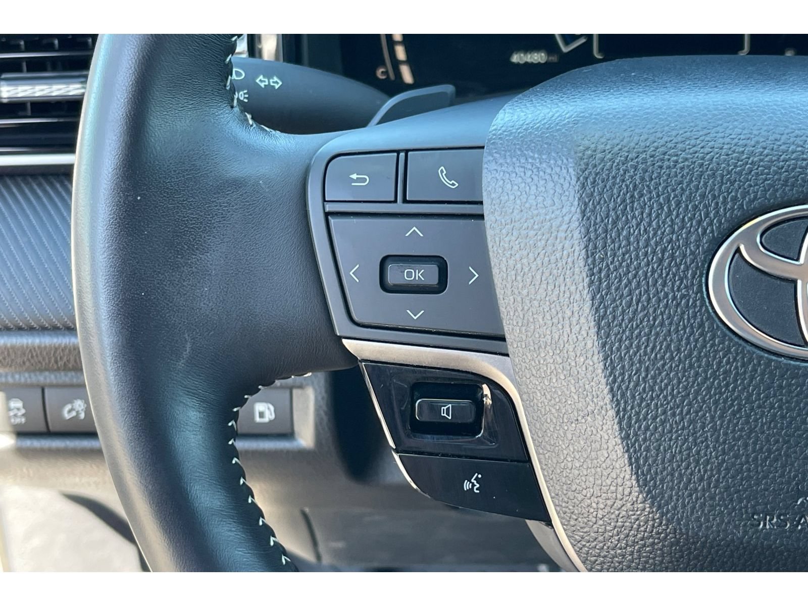 Used 2025 Toyota Camry SE w/ Multimedia Upgrade Package FWD image 35