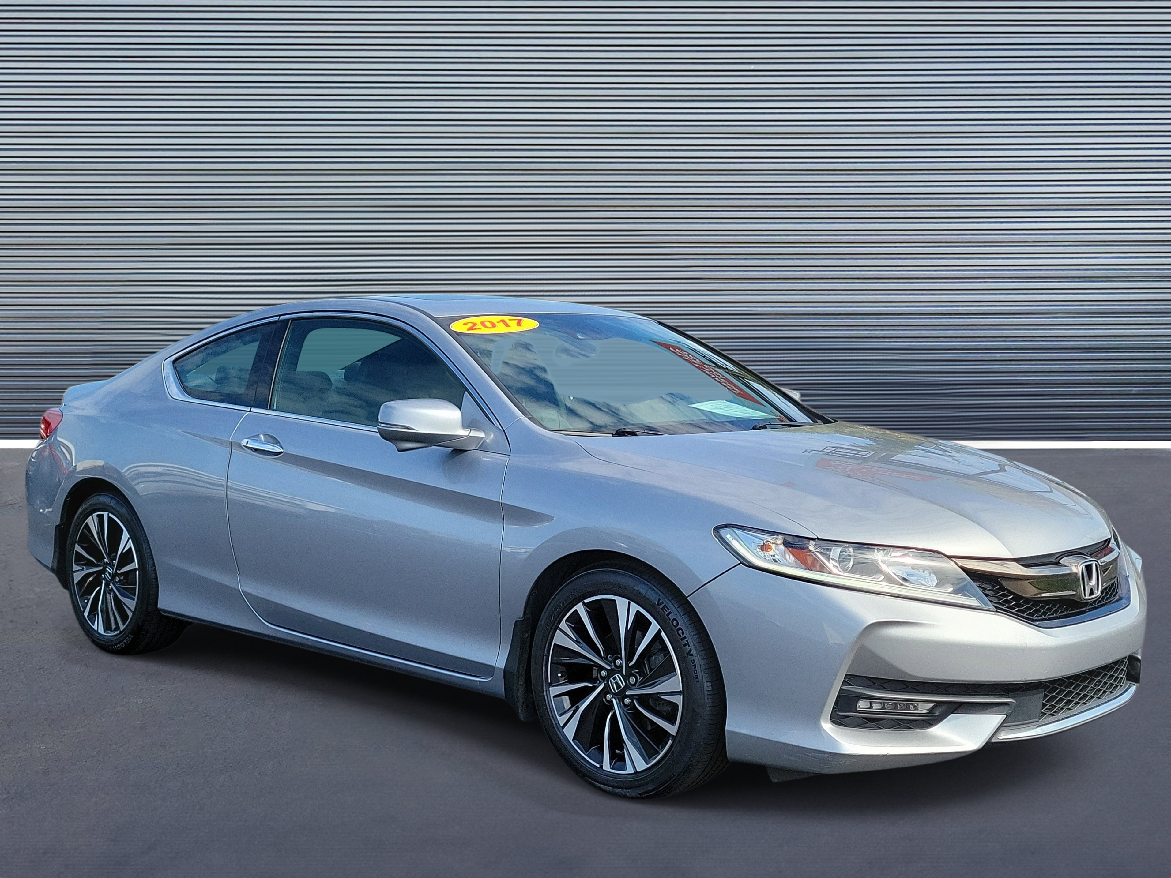 Used 2017 Honda Accord EX-L image 2