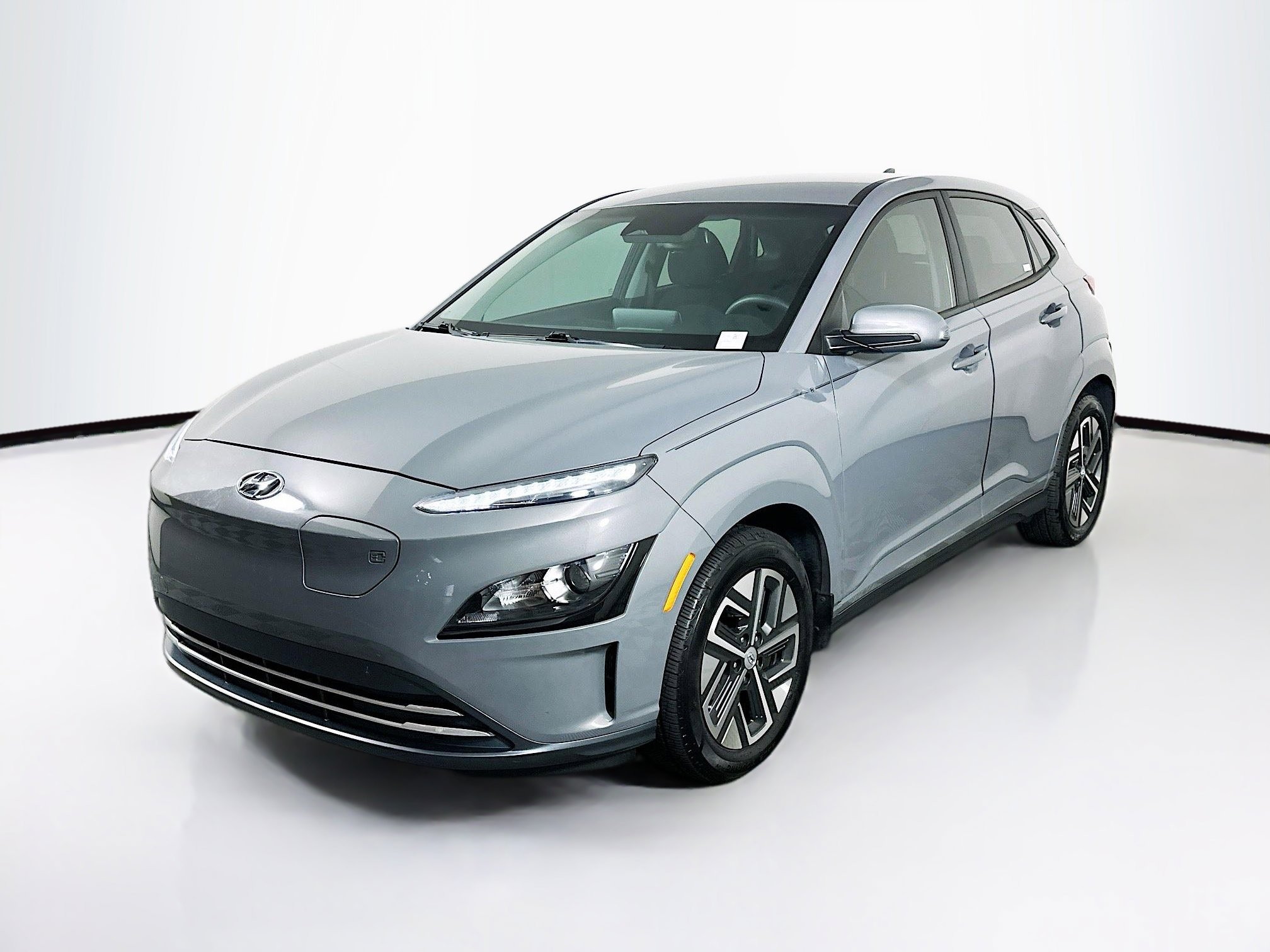 Used 2023 Hyundai Kona SE FWD image 3