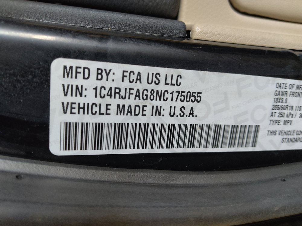 Used 2022 Jeep Grand Cherokee Laredo E AWD/4WD image 33
