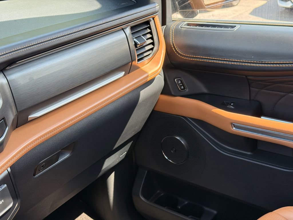 Used 2023 Ford Expedition Max Platinum AWD/4WD image 35
