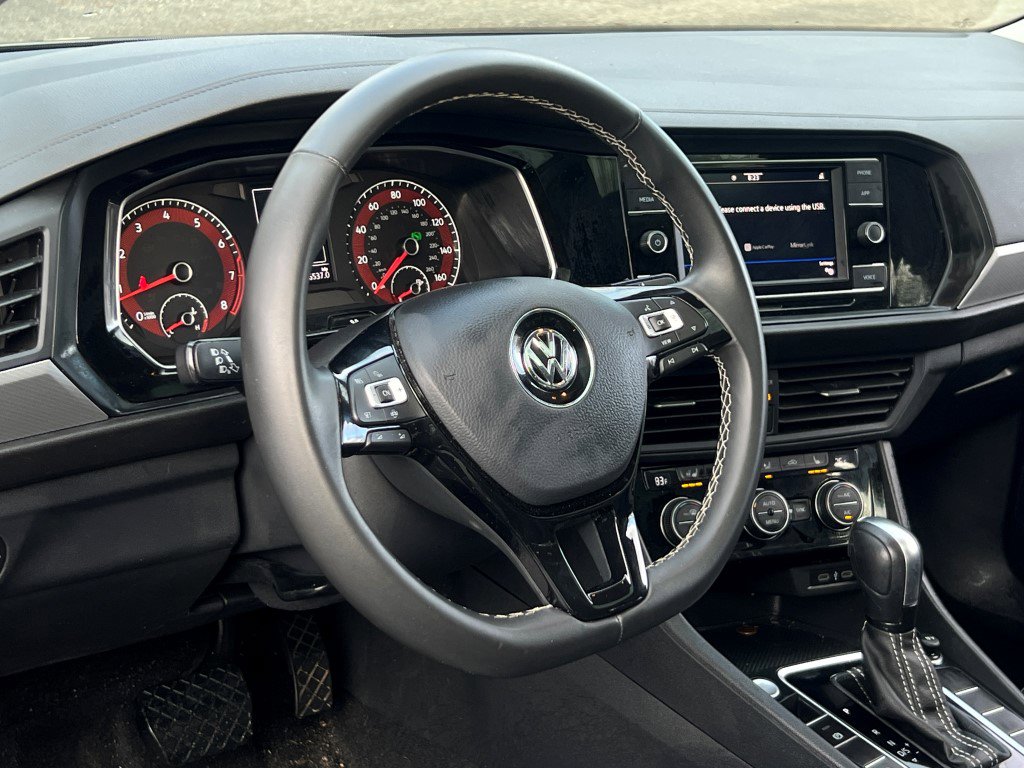 Used 2021 Volkswagen Jetta SE w/ SE Cold Weather Package image 19