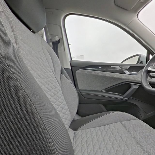 Used 2026 Volkswagen Tiguan S FWD image 27