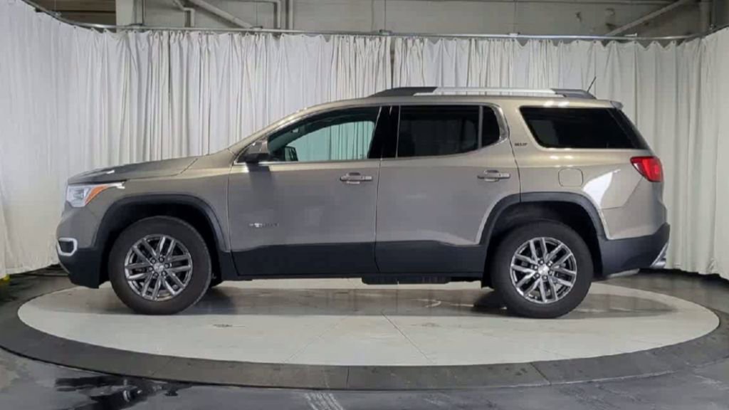 Used 2019 GMC Acadia SLT image 6