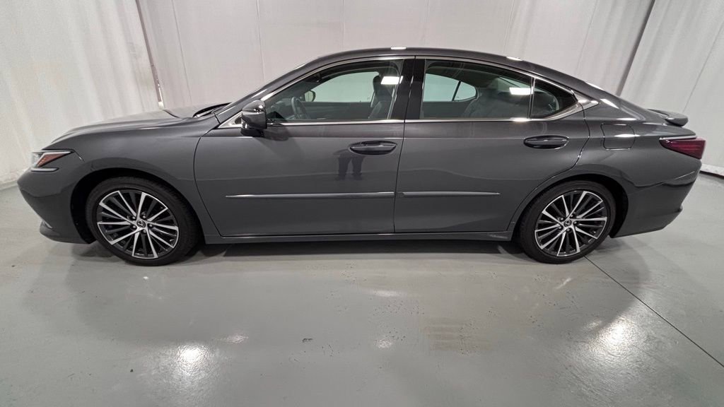 Used 2023 Lexus ES 350 Luxury w/ Accessory Package (Z1) image 9