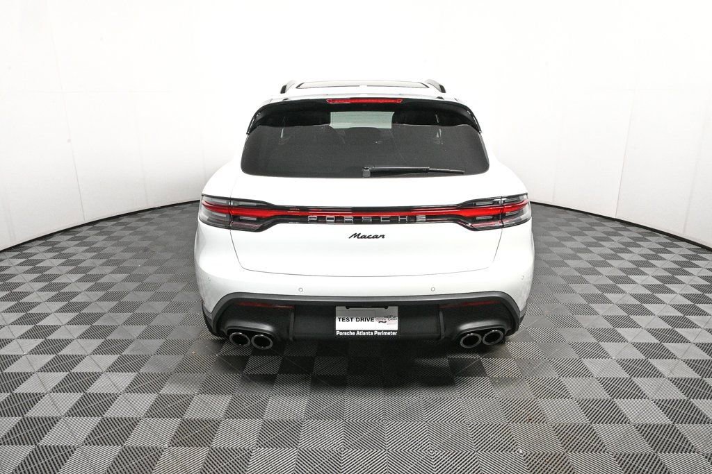 Certified 2026 Porsche Macan image 31