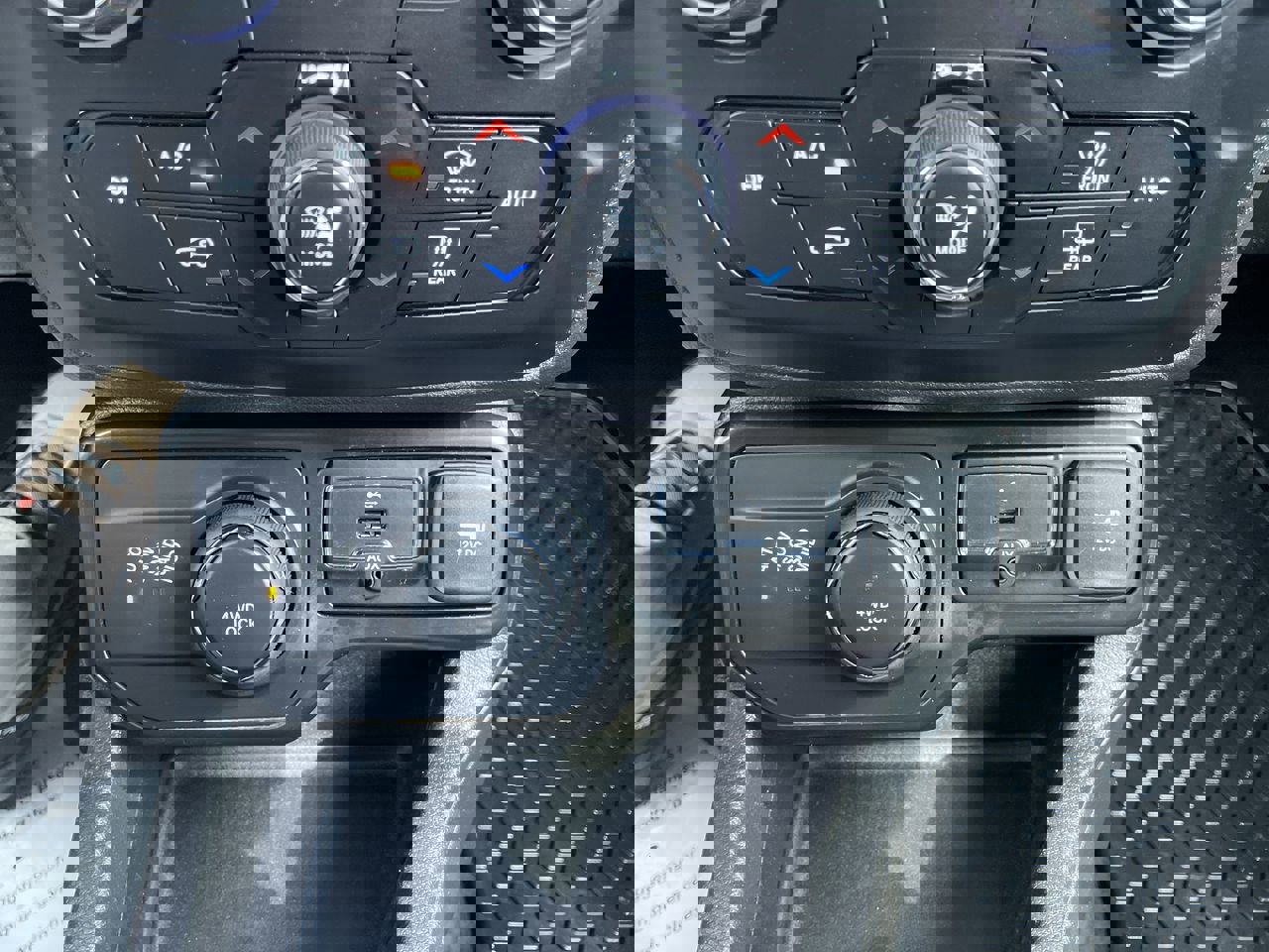 Used 2023 Jeep Renegade Latitude image 16