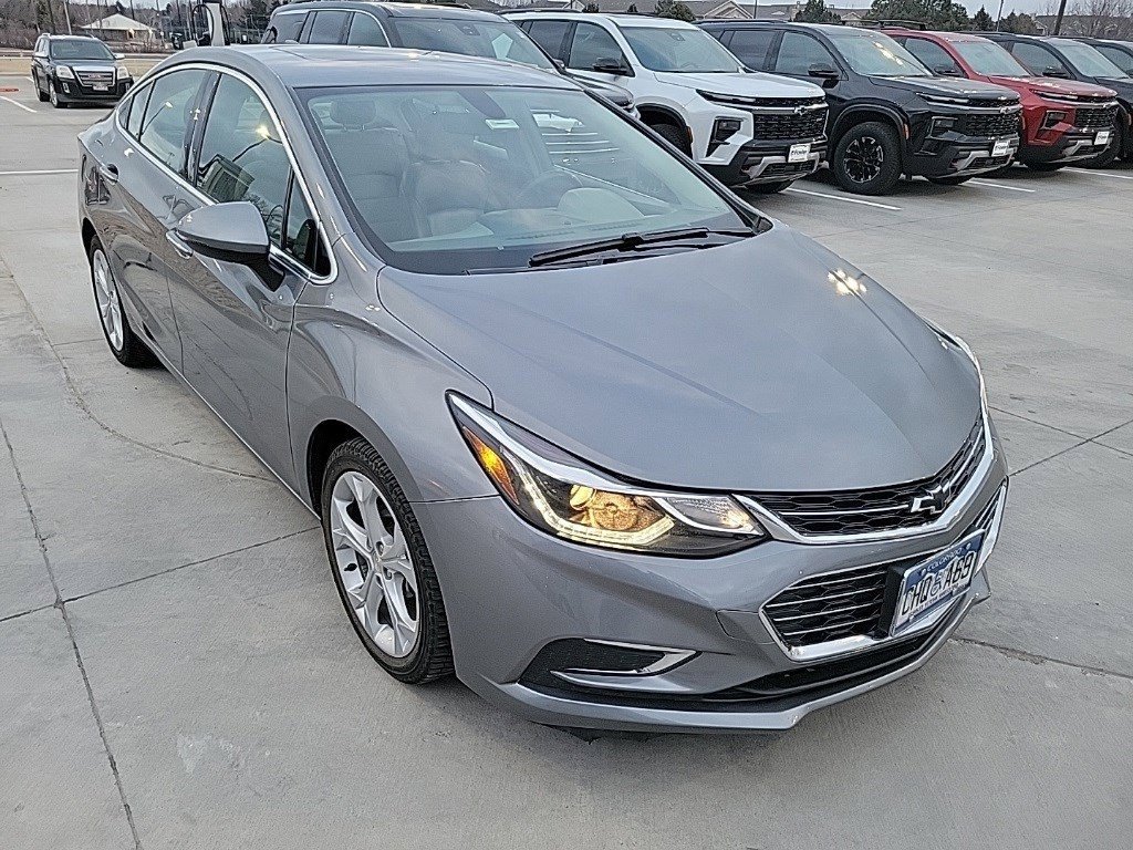 Used 2018 Chevrolet Cruze Premier image 3