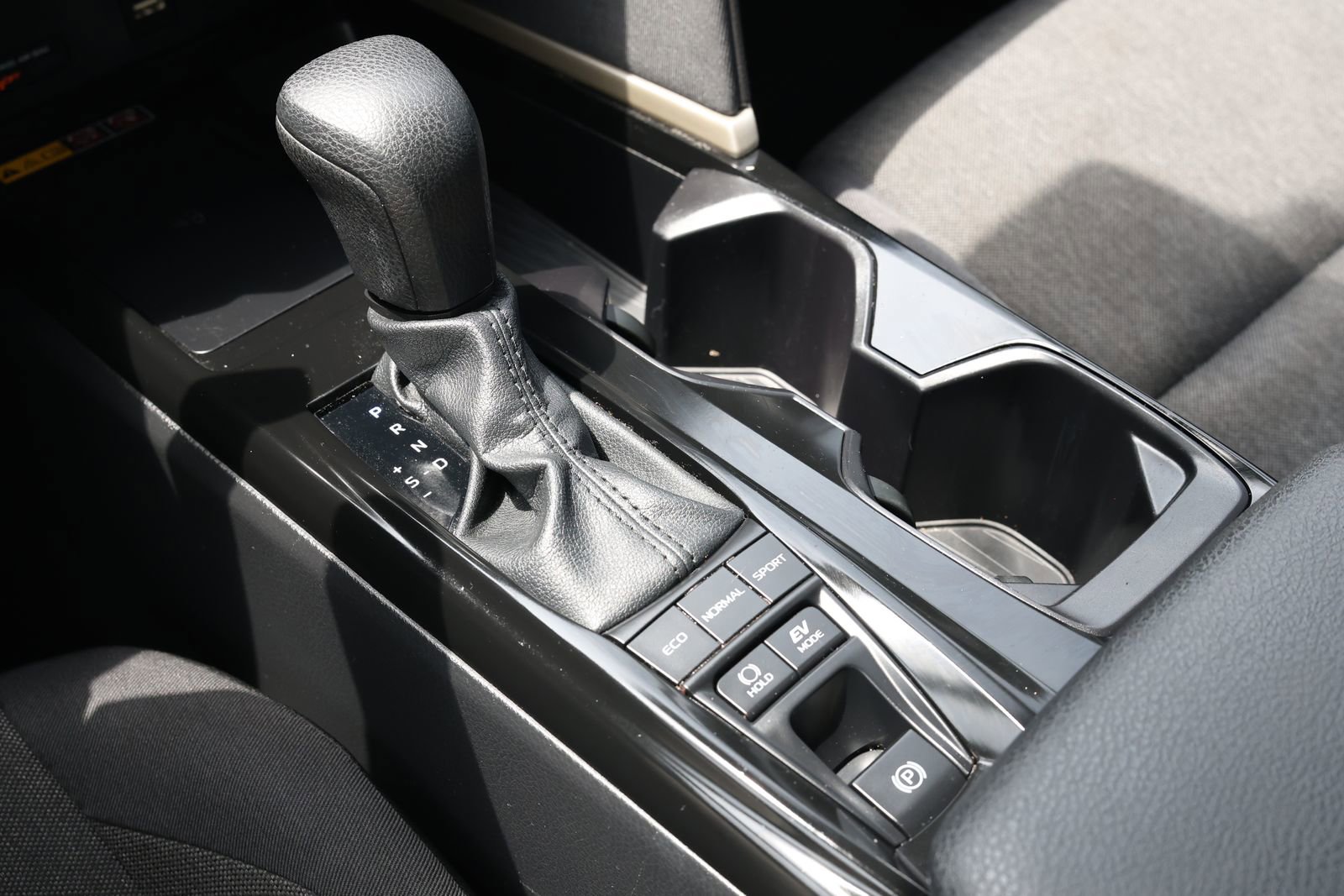 Used 2025 Toyota Camry LE FWD image 22