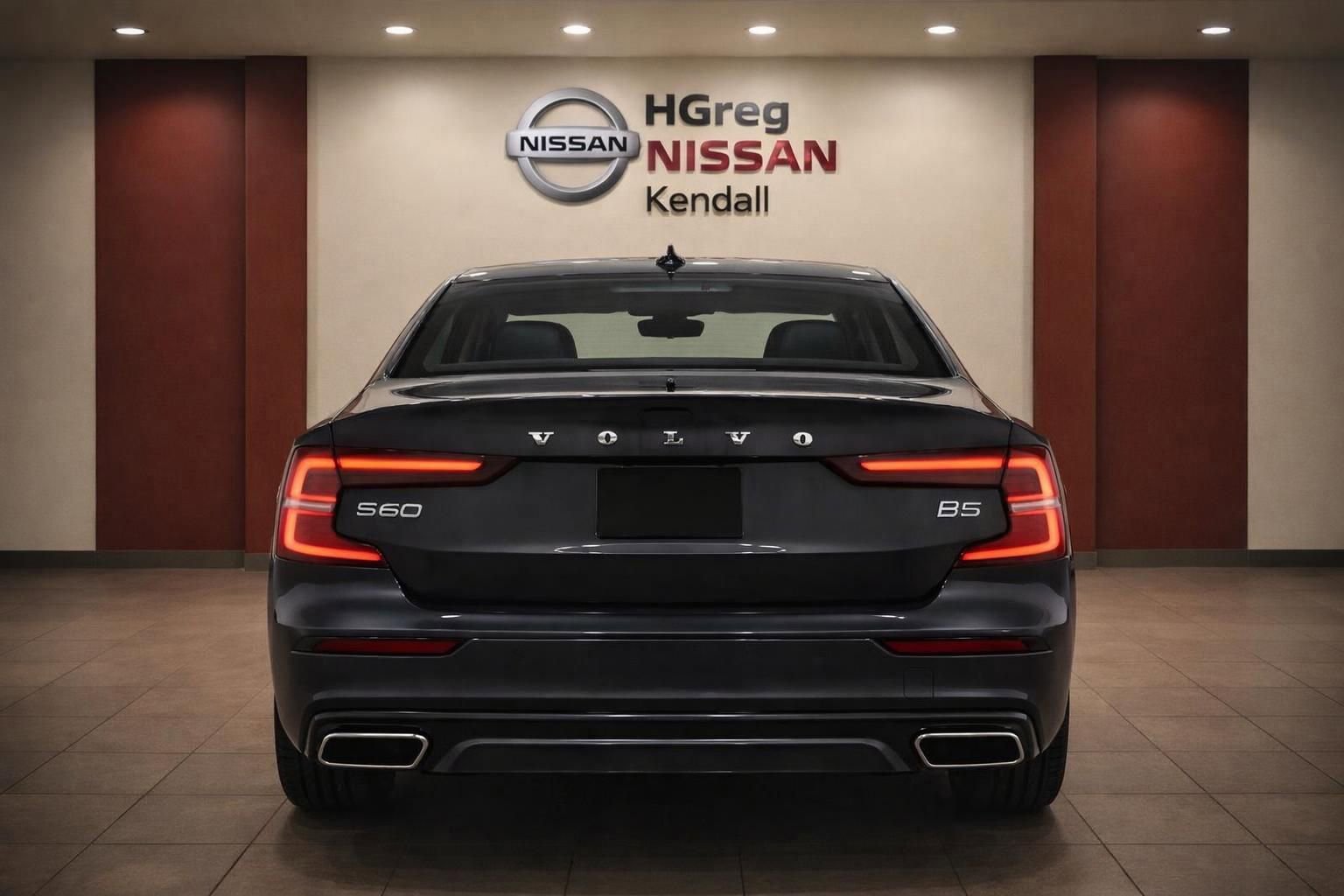 Used 2022 Volvo S60 B5 Momentum w/ Premium Package FWD image 6