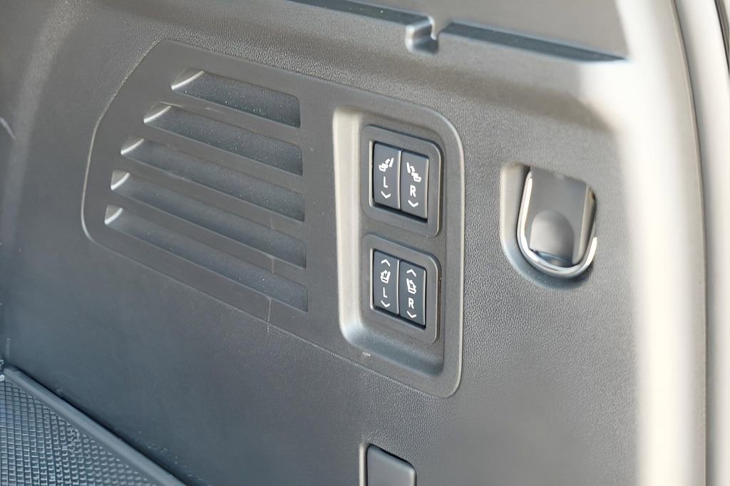 New 2026 GMC Acadia Denali w/ Super Cruise Package image 28