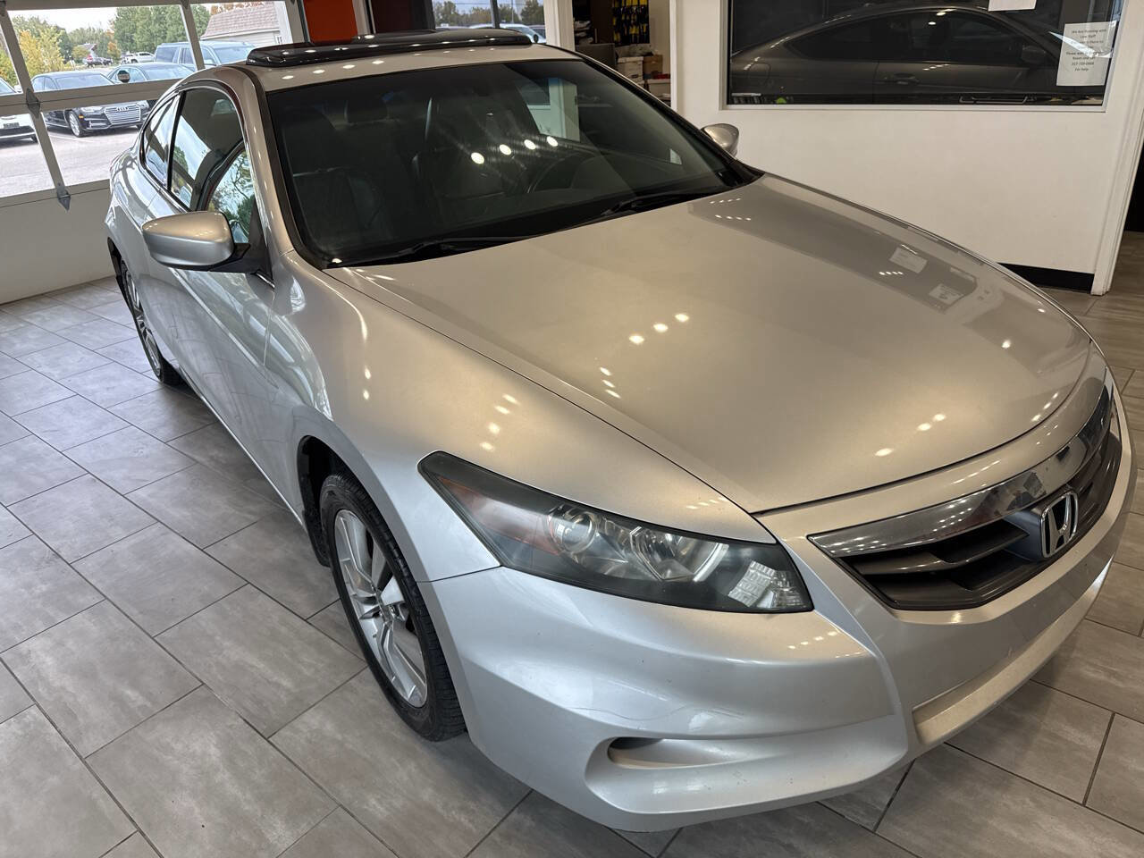 Used 2011 Honda Accord EX-L image 3